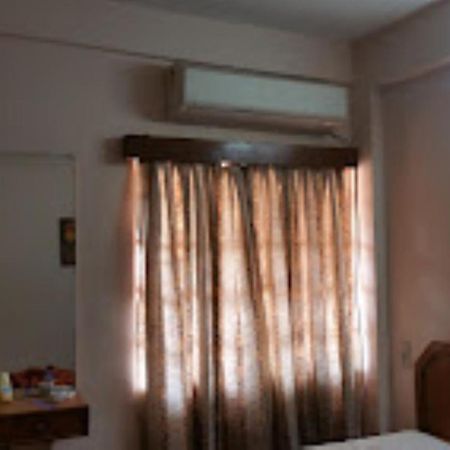 Hotel Blue Wheel,Bhuvanesvar Kültér fotó