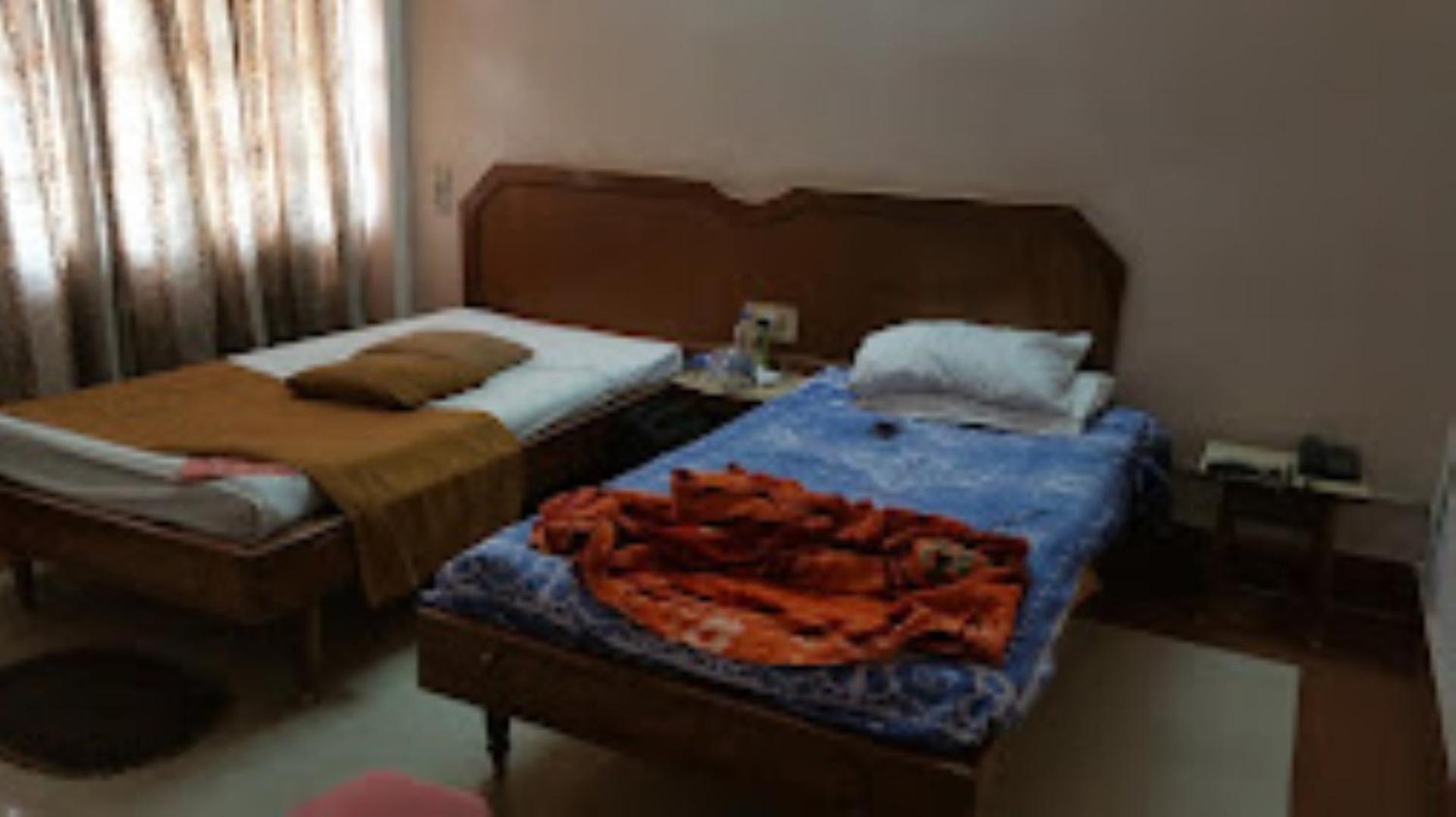 Hotel Blue Wheel,Bhuvanesvar Kültér fotó