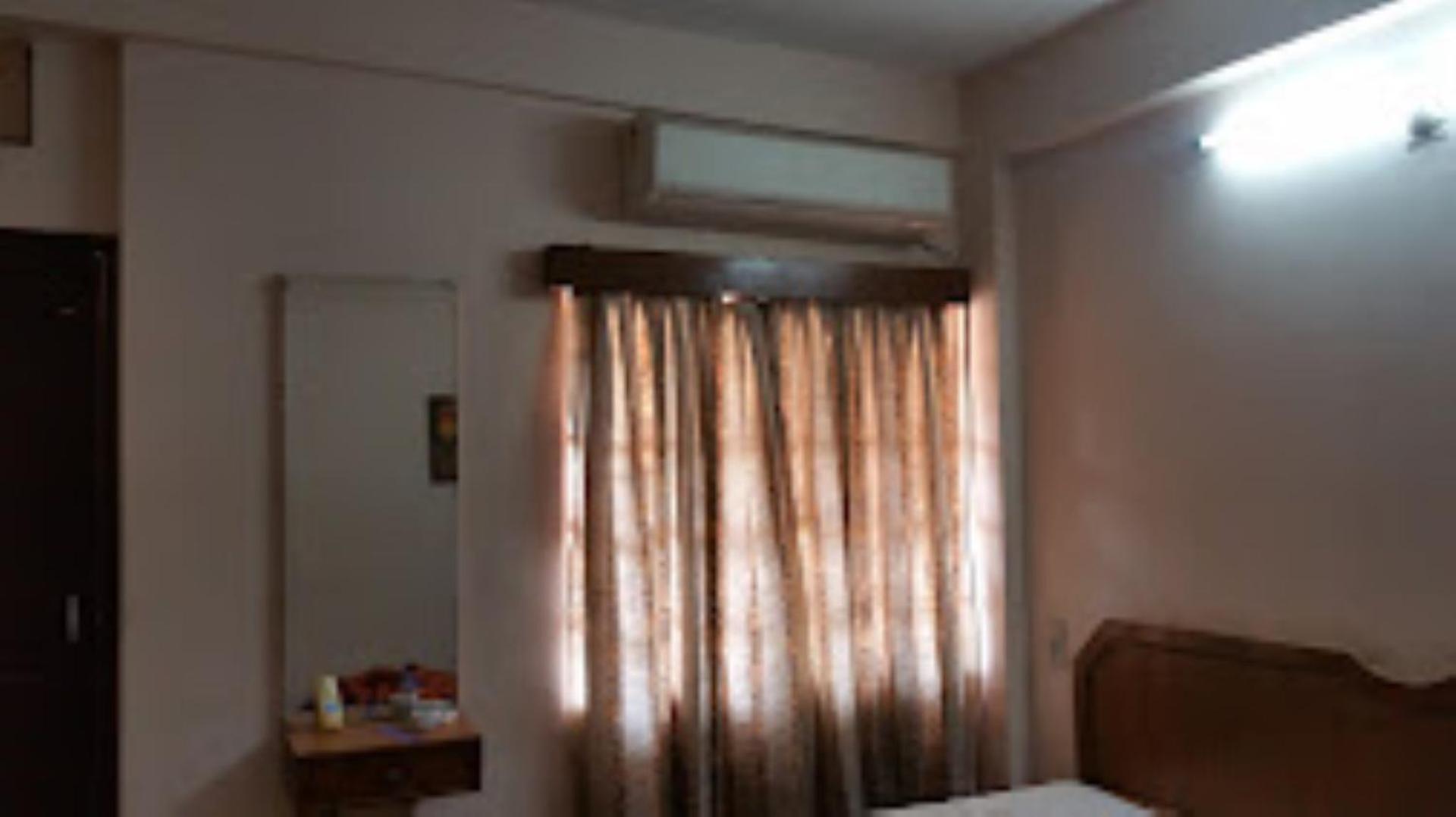 Hotel Blue Wheel,Bhuvanesvar Kültér fotó